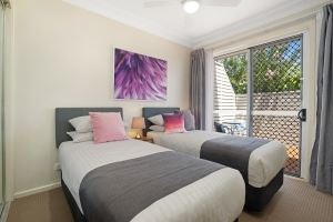 A Bedroom at Mayfield Short Stay Apartments.
